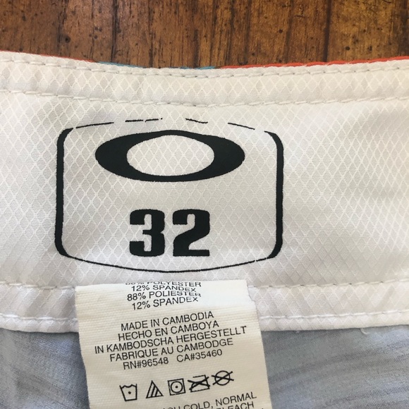 Oakley Board shorts (men’s) - Picture 2 of 3